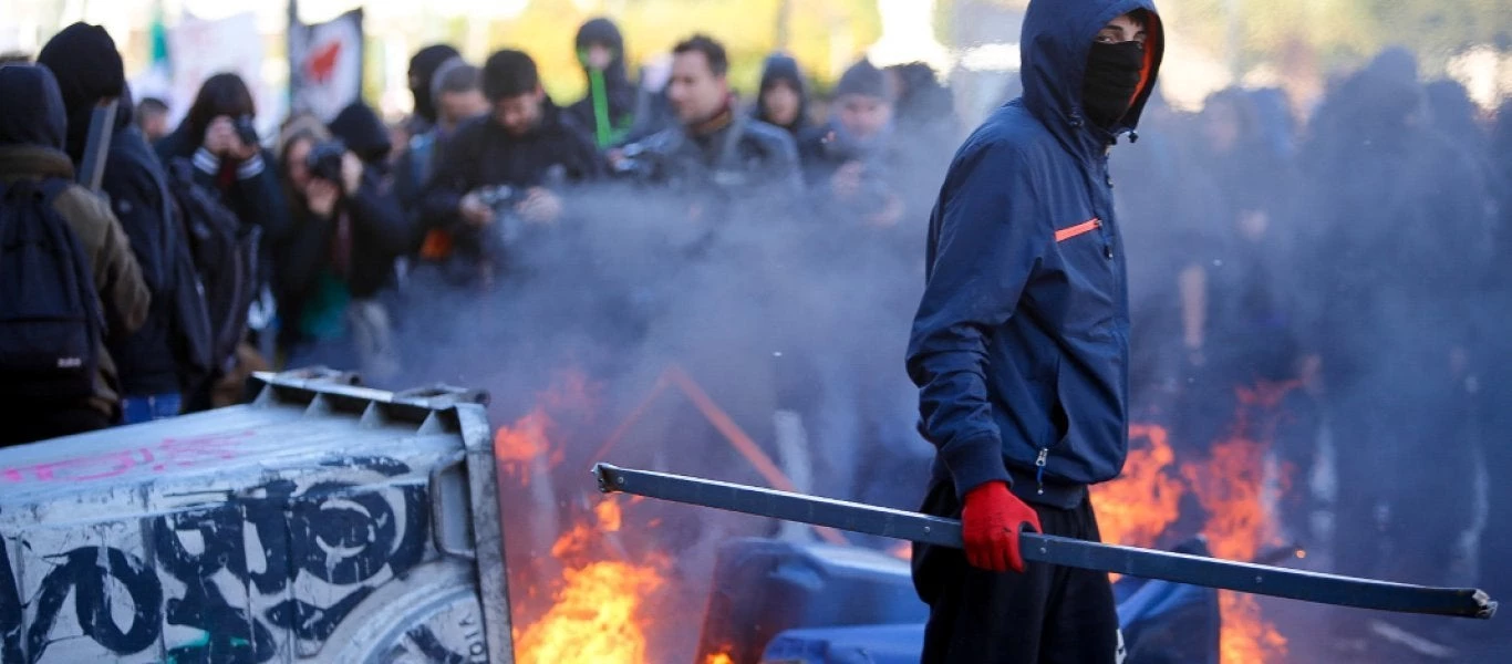 Ακροαριστεροί κατέλαβαν την… ναυαρχίδα του ΣΥΡΙΖΑ την «Αυγή»!